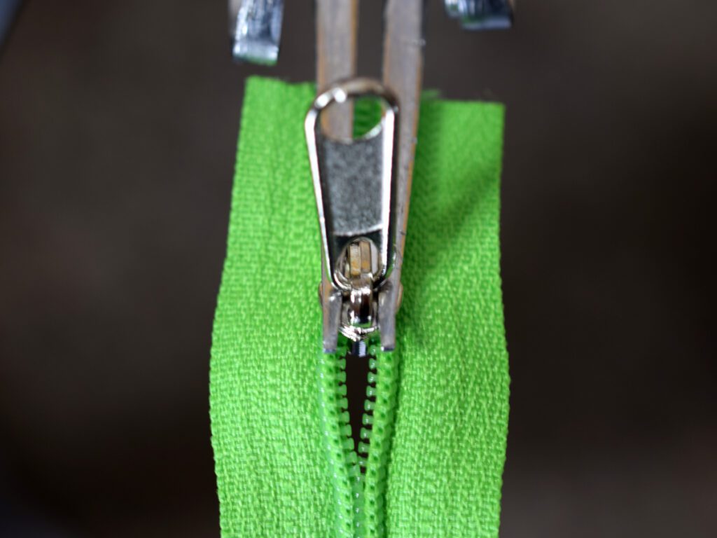 Zipper pull on fork installing overhead