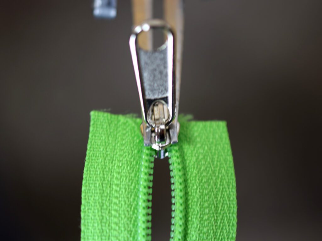 Zipper pull on fork installing zipper